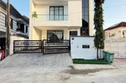 5 bedroom detached duplex for sale