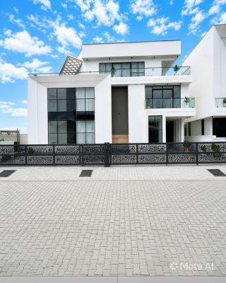 5 bedroom detached duplex for sale
