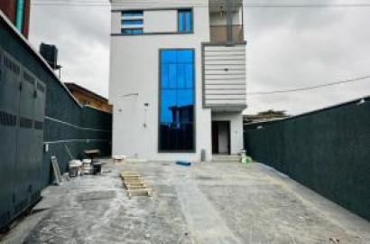4 bedroom semi-detached duplex for sale