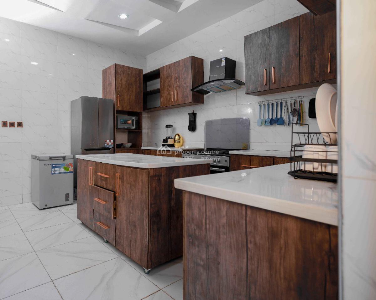 5 bedroom detached duplex short let